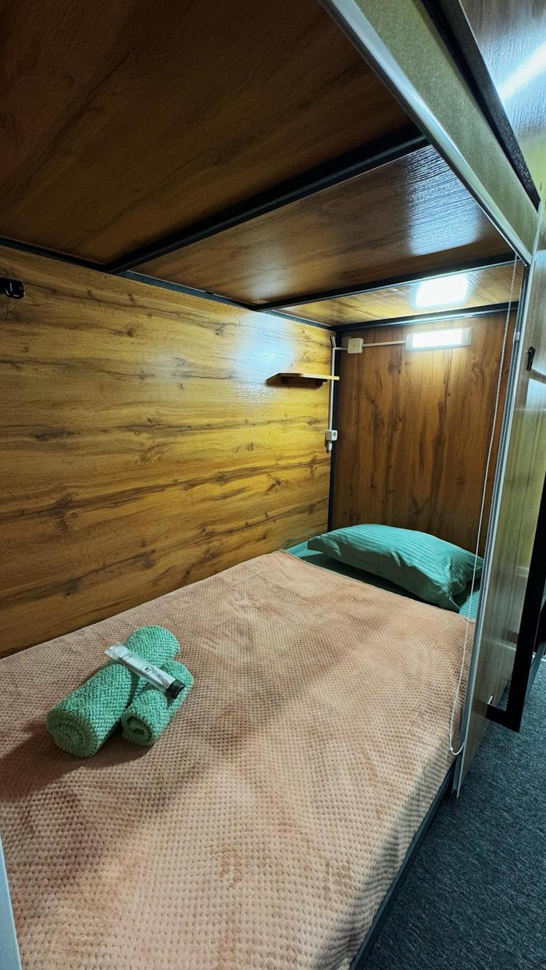 Hostel Kochevnik Capsule Hotel 阿拉木图 外观 照片