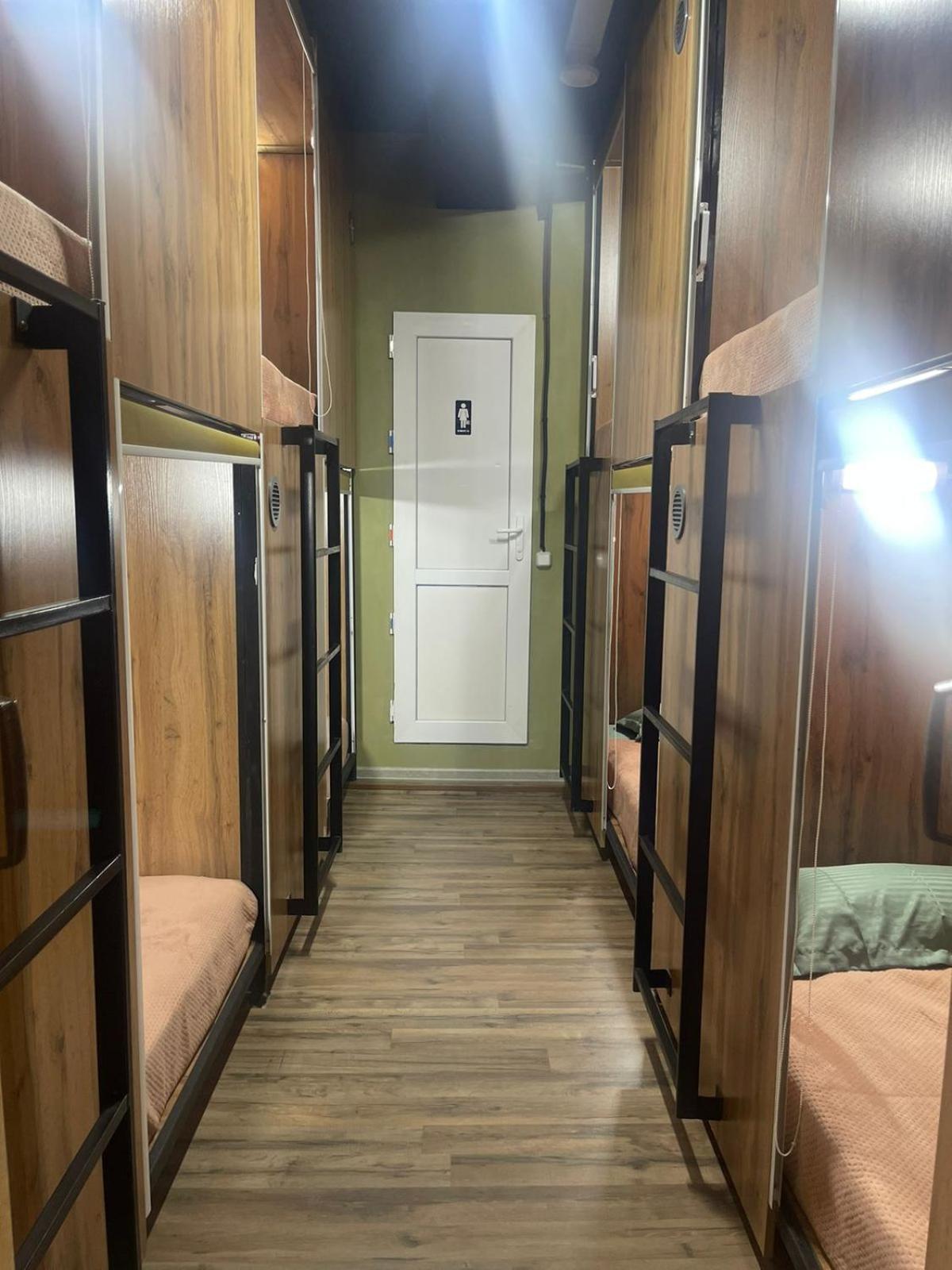 Hostel Kochevnik Capsule Hotel 阿拉木图 外观 照片