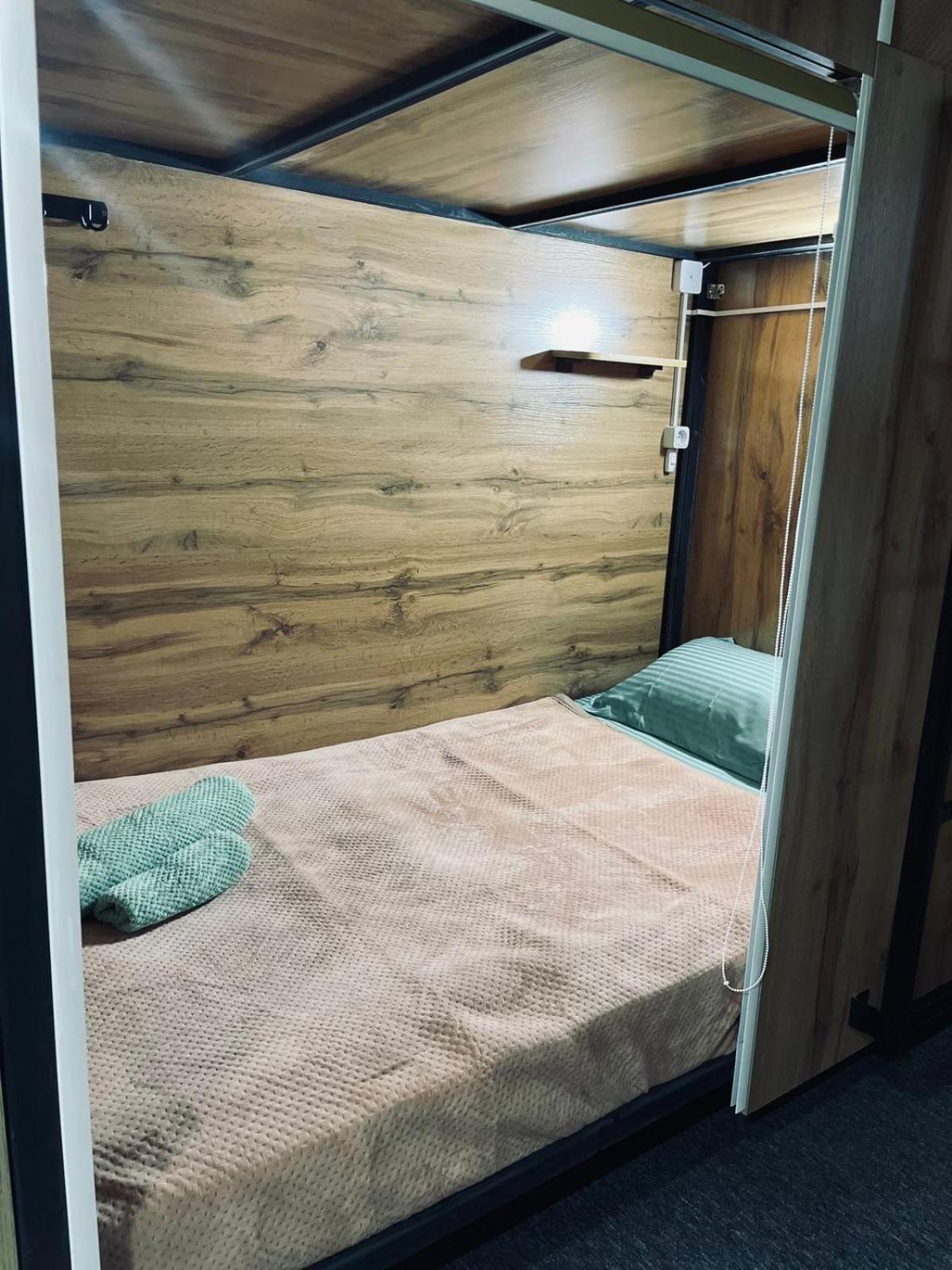 Hostel Kochevnik Capsule Hotel 阿拉木图 外观 照片
