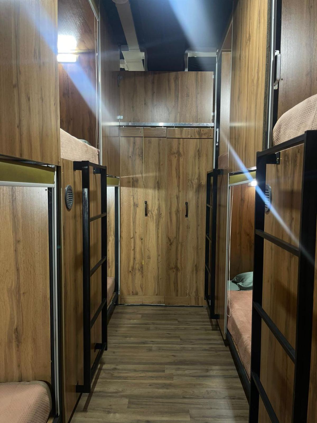 Hostel Kochevnik Capsule Hotel 阿拉木图 外观 照片
